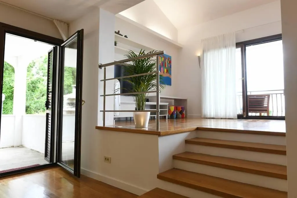 Ferienhaus Großes Reihenhaus mit viel Grün und Meerblick Mošćenička Draga