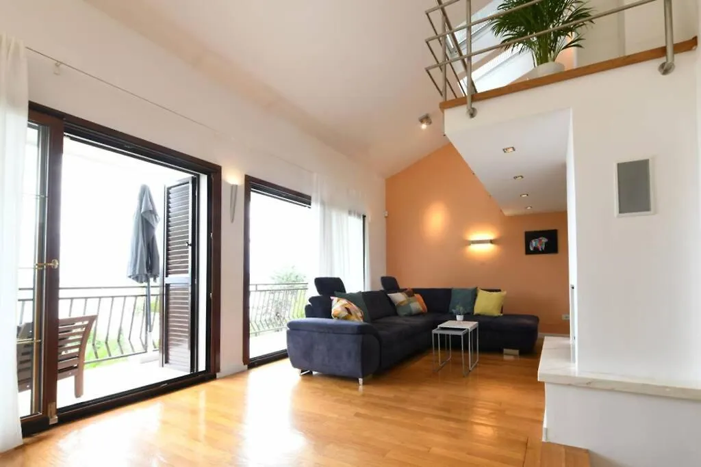 Ferienhaus Großes Reihenhaus mit viel Grün und Meerblick Mošćenička Draga