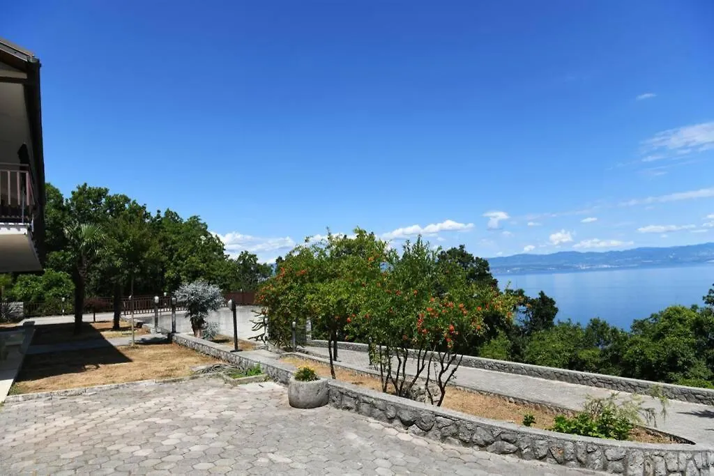 Grosses Reihenhaus Mit Viel Gruen Und Meerblick Mošćenička Draga 0*,