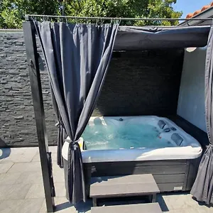 Ferienhaus Beautiful House With Large Terrace And Jacuzzi, Bakarac